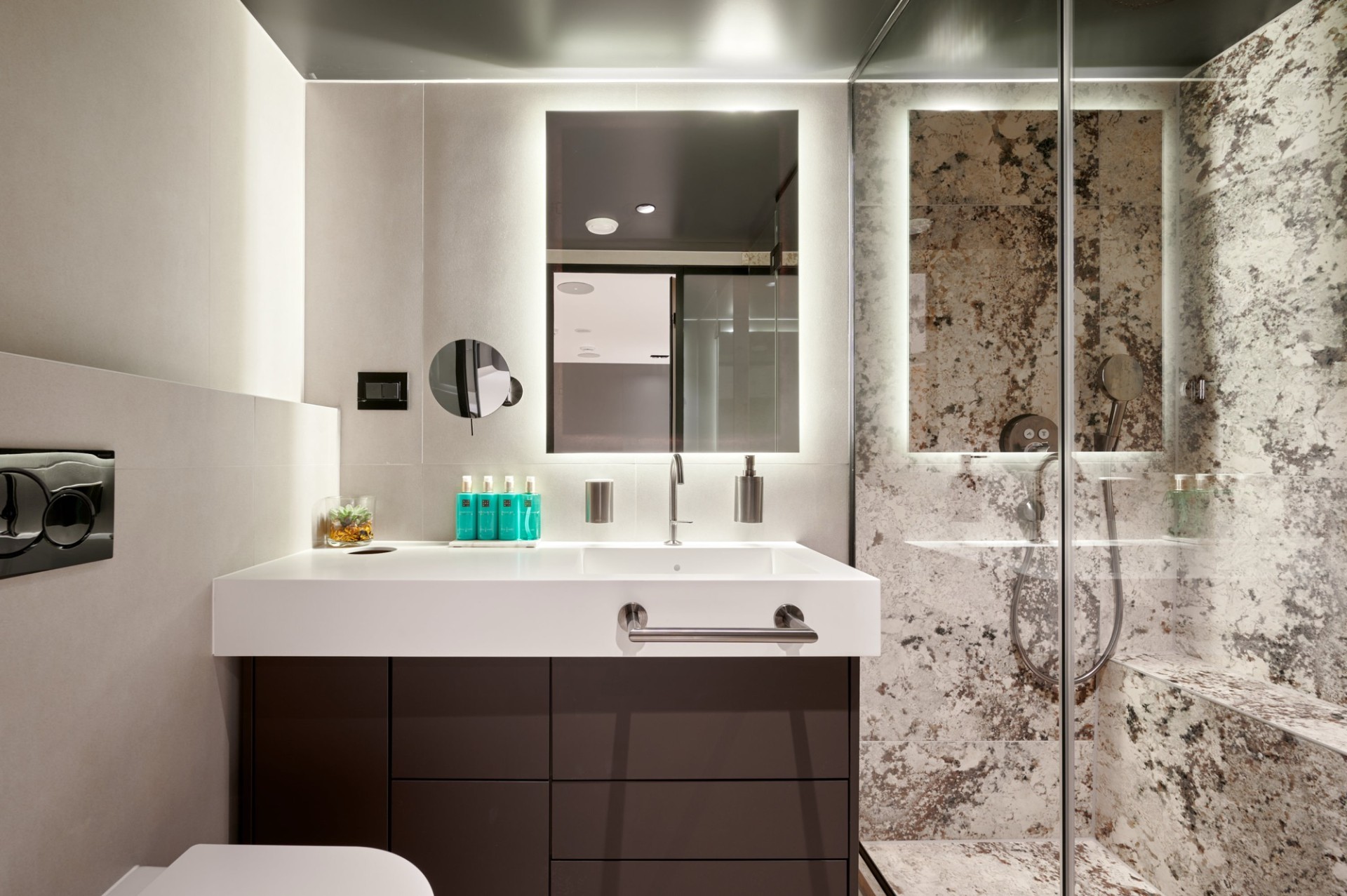 32_anetta_doublecabin_portside_aviva_yachtin