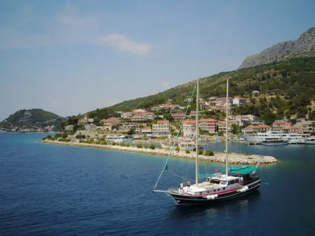 contact-yachts-agora_0014