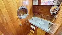 fortuna_luxury_gulet_-_master_double_bathroom