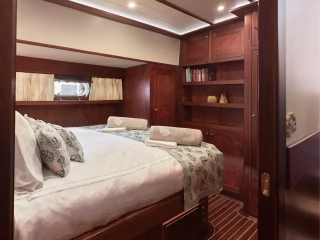 kaftan_-_double_cabin