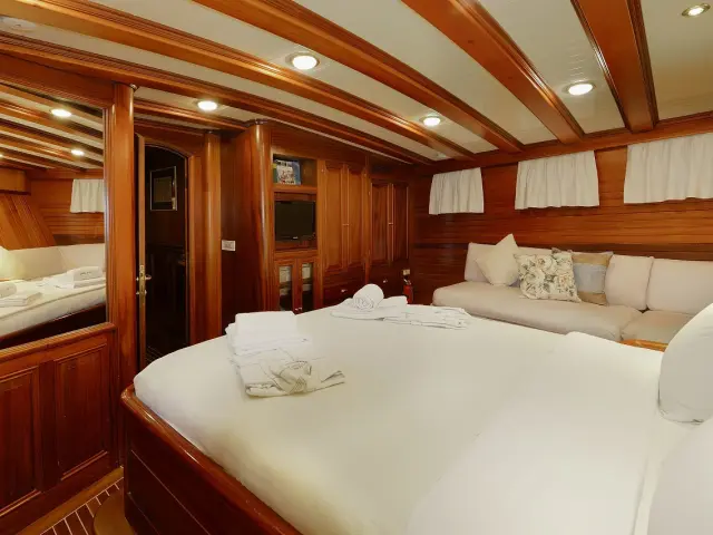 contact-yachts-ecce-navigo-004