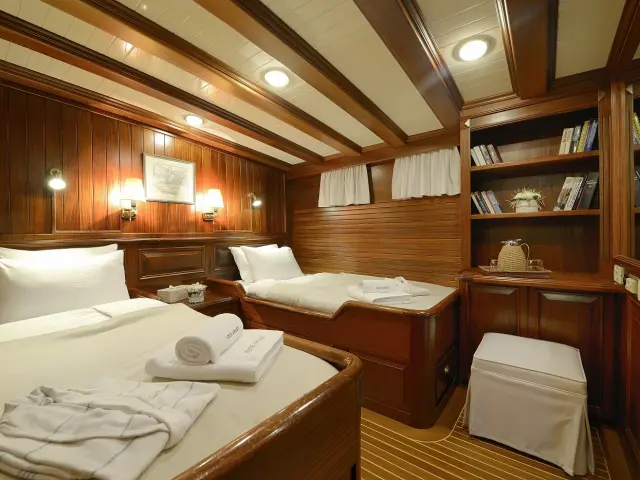 contact-yachts-ecce-navigo-053
