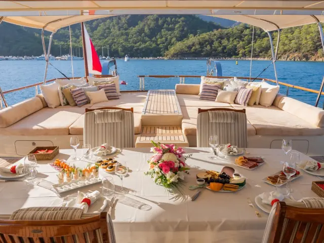 contact-yachts-daima_0016