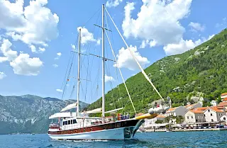 Sail in Croatia with charter gulet WHITE SWAN - Yachting Vacations with Gulet!
