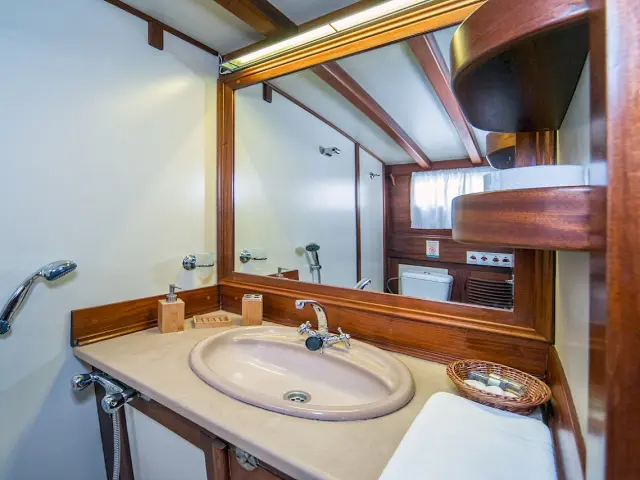 Elegant sailing experience with gulet ANGELICA in Croatia