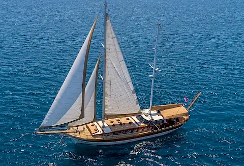 Elegant sailing experience with gulet ANGELICA in Croatia