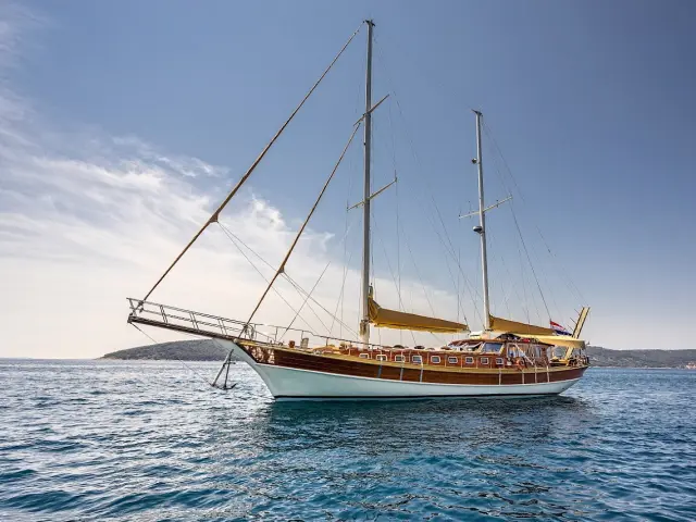 Elegant sailing experience with gulet ANGELICA in Croatia