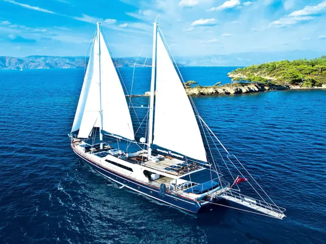 MASKE II gulet for rent in Turkey for 12 people | Beautiful design, 2 Master cabins, Great crew