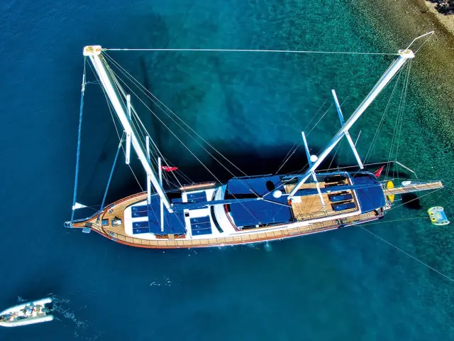 MASKE II gulet for rent in Turkey for 12 people | Beautiful design, 2 Master cabins, Great crew