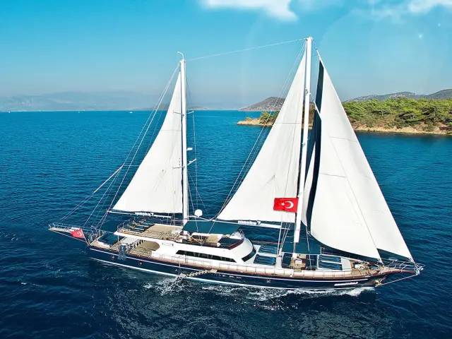 MASKE II gulet for rent in Turkey for 12 people | Beautiful design, 2 Master cabins, Great crew