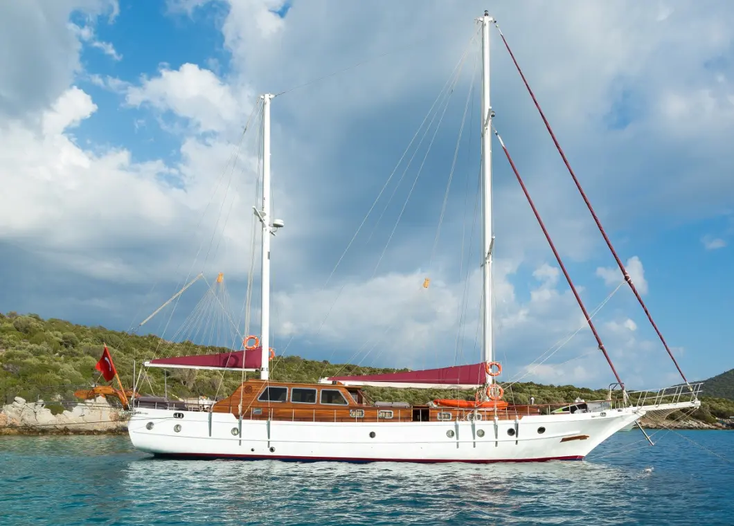 PRIMADONNA | Classic Turkish Gulet for 6 Guests | Turkish Holidays