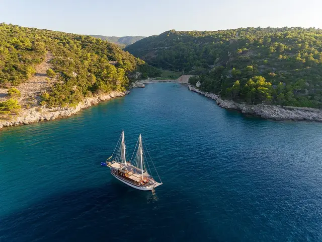 SLANO gulet with great crew, comfortable cabins, excellent charter record in Croatia