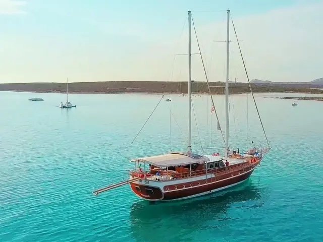 contact-yachts-victoria-016