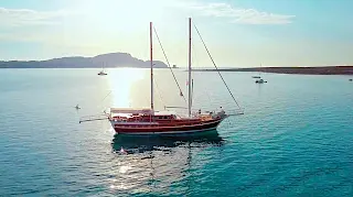 Choose where to sail in Italy with gulet VICTORIA
