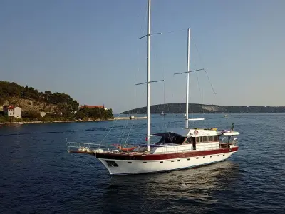 Croatian gulet VITO with 6 cabins for 12 guests for charters in Dubrovnik