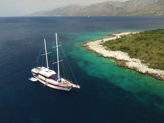 Croatian gulet VITO with 6 cabins for 12 guests for charters in Dubrovnik