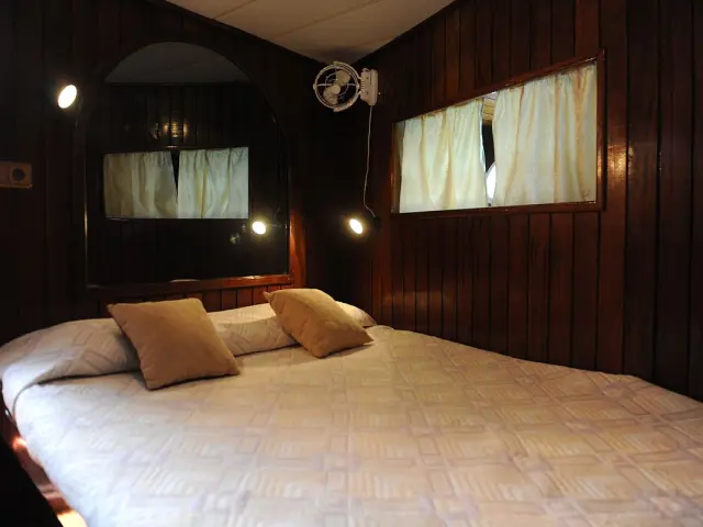 Gulet cruise Croatia yacht VITO with 6 cabins for 12 guests in Hvar