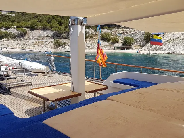 Croatia sailing trips with gulet VITO | 6 cabins for 12 guests for charters in Split