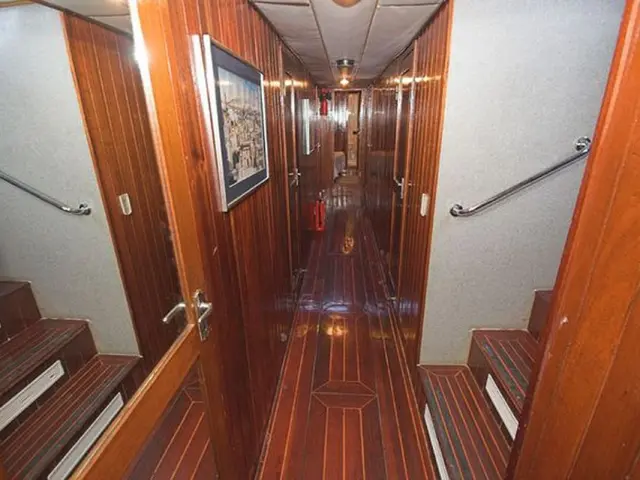 Gulet cruise Croatia yacht VITO with 6 cabins for 12 guests in Hvar