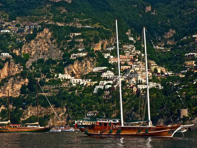 Yacht holiday in Italy with DERIYA DENIZ gulet | Visit Naples, Sicily