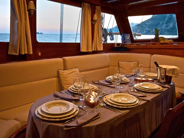 DERIYA DENIZ gulet  for cruises in Italy| Visit Naples, Sicily