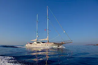 Bodrum yacht charter with gulet MISS B | Modern interior, powerful sailing