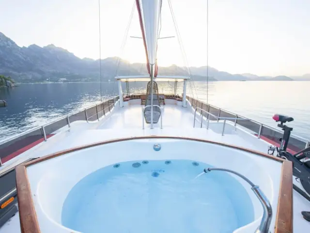 gulet-vesta-1-sevil-002