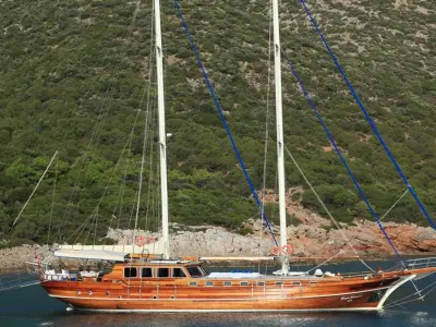 gulet-kaya-guneri-iii-001-1